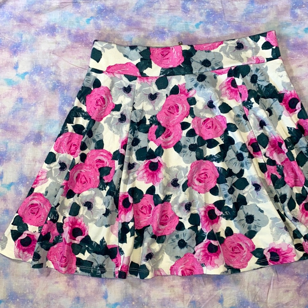 H&M • Flirty Pink & Grey Floral Skater Skirt